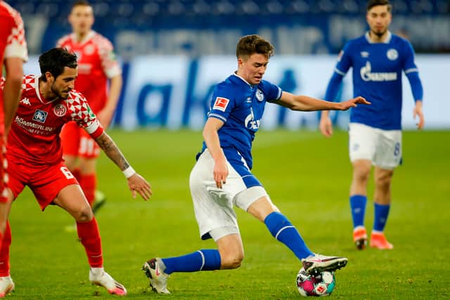 Matthew Hoppe on the ball for Schalke. Picture: LEON KUEGELER/POOL/AFP via Getty Image