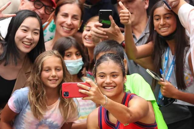 Emma Raducanu takes a selfie with some young fans after winning the US Open. Image: @EmmaRaducanu/twitter
