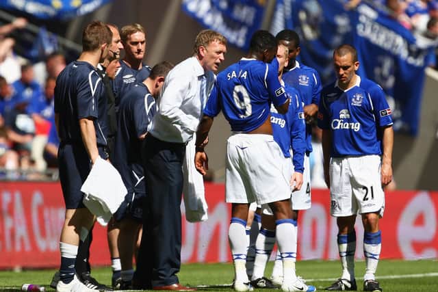 David Moyes speaks to his Everton troops during the 2009 FA Cup final. Picture:  Mike Hewitt/Getty Images
