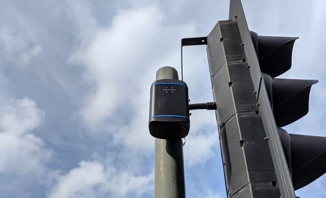 A high-tech pollution sensor on a traffic light. Image: LCR