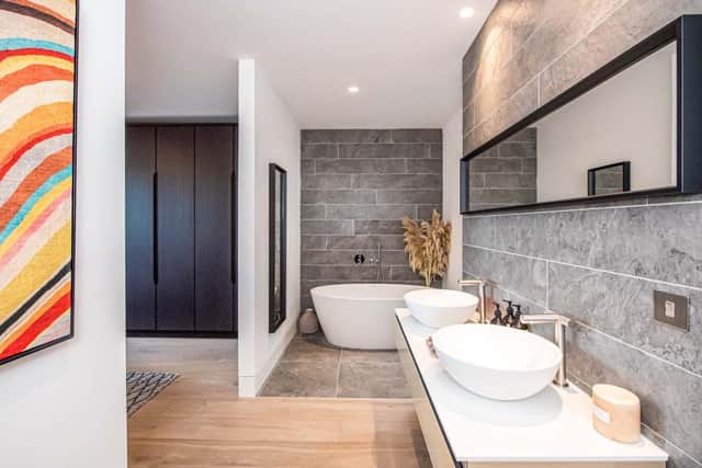 Luxury en suite bathroom. Photo: Entwistle Green/Rightmove