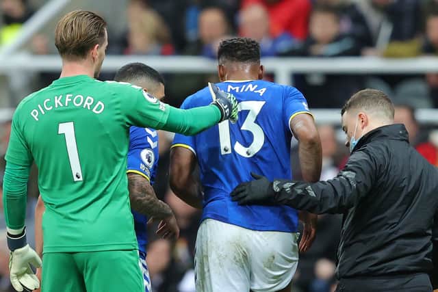 Yerry Mina was forced off in Everton’s loss at Newcastle. Picture: Alex Livesey/Getty Images)