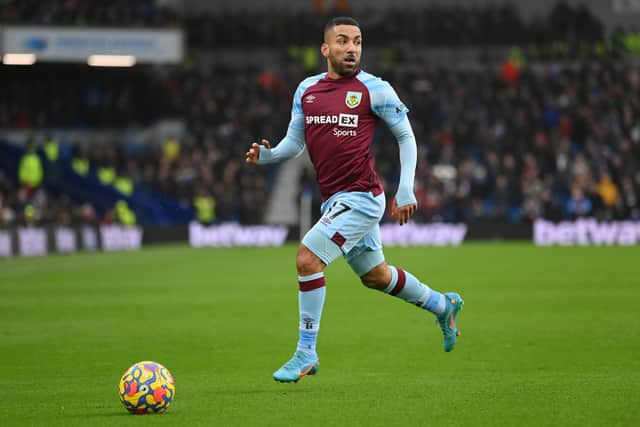 Former Toffee Aaron Lennon believes a home advantage and relegation experience can help Burnley beat Everton. 