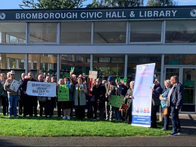 Protest outside Bromborough Civic Centre on Saturday 8. Credit: Steve Molyneux.