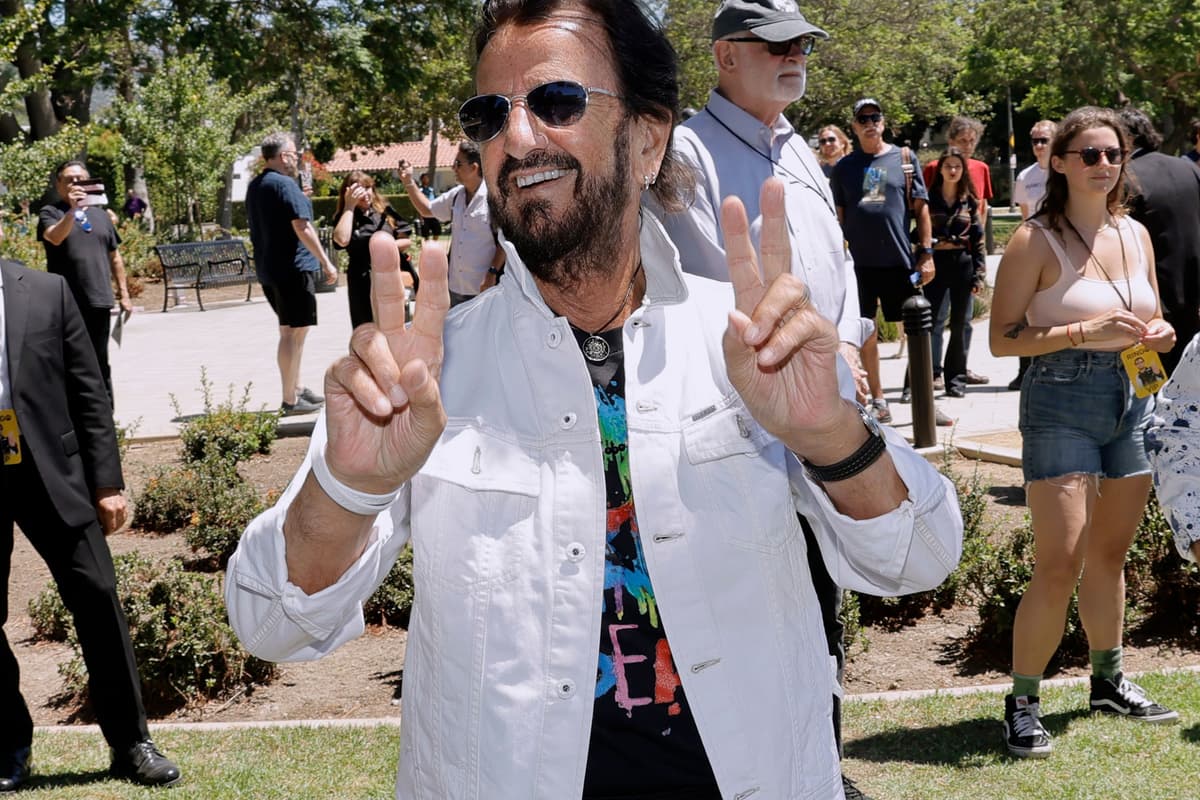 Ringo Sign The Beatles: Ringo Starr to sell statues featuring iconic peace sign