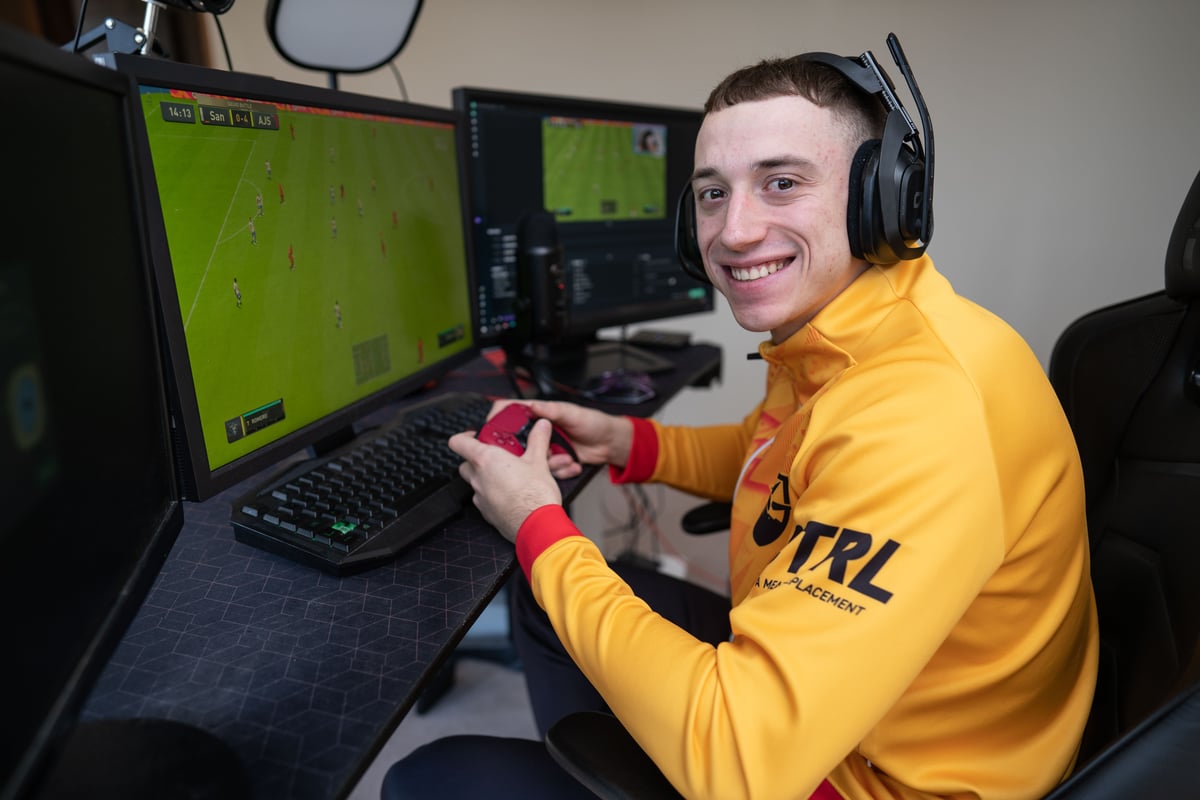 Meet the 24 year-old making £50k a year by playing FIFA | LiverpoolWorld
