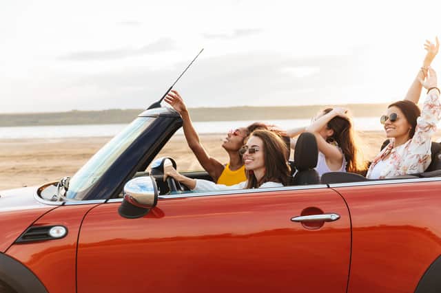 Get together with friends for a great winter drive (Drobot Dean - stock.adobe.com)