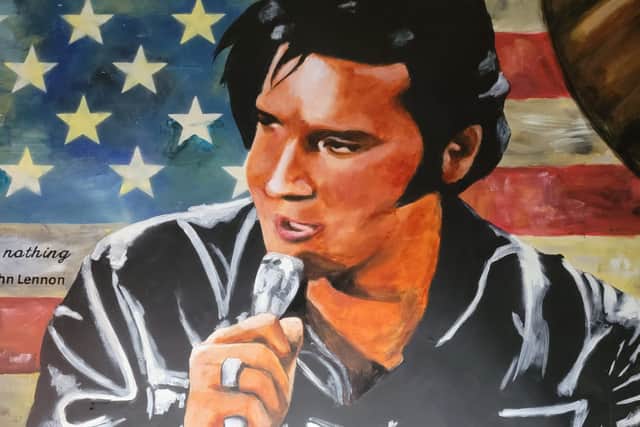 Elvis mural painted by Paul Curtis.