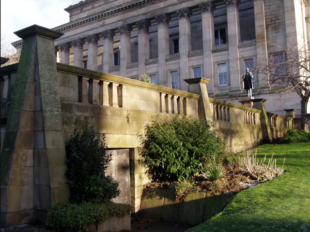 St Johns Gardens, Liverpool. Photo: John Bradley, CC BY-SA 3.0 via Wikimedia Commons