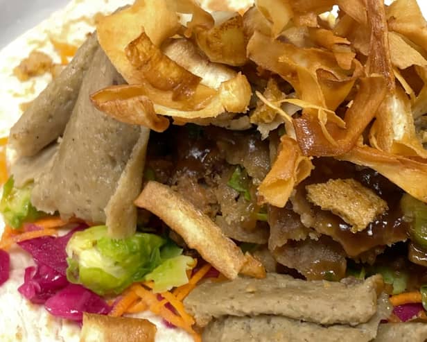 Packed full of honey and sage roast turkey doner with roast potatoes, shredded sprout, crispy parsnips, red cabbage, root vegetable and cranberries, smothered in turkey gravy – all in a wrap or in a bowl. A vegan option is also on offer.