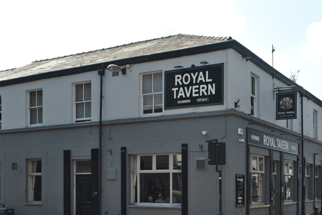 Royal Tavern, St Helens. Photo: Phil Nash from Wikimedia Commons CC BY-SA 4.0 & GFDLViews, Attribution, via Wikimedia Commons