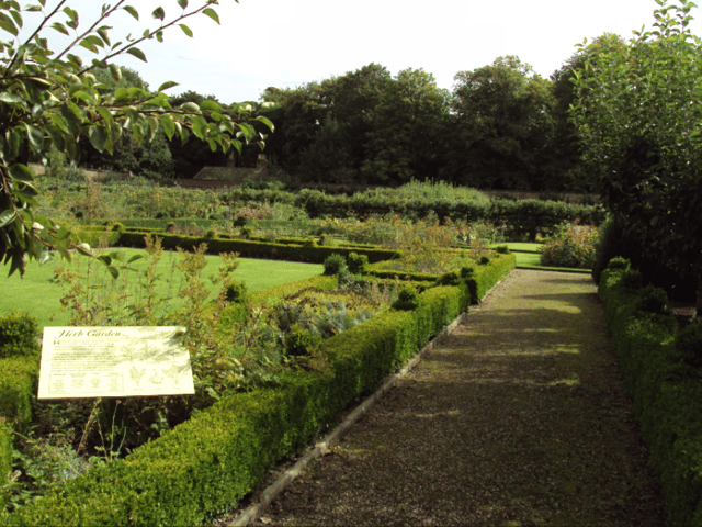 Croxteth Hall Walled Garden. Image: Rept0n1x, CC BY-SA 3.0 via Wikimedia Commons