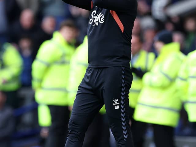  Sean Dyche, Manager of Everton, applauds the fans after the team's victory in the Premier League match between Everton FC and Nottingham Forest at Goodison Park on April 21, 2024 in Liverpool, England. (Photo by Alex Livesey/Getty Images)