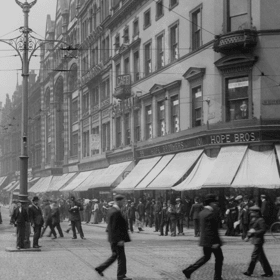 Whitechapel in Liverpool city centre is thought to have been originally known as Frog Lane, named after a colony of frogs who lived there. It later became known as Whitechapel, named so after a nearby chapel. This picture from circa 1900 shows Hope Brothers on the corner of Whitechapel. It is now the HSBC bank building.