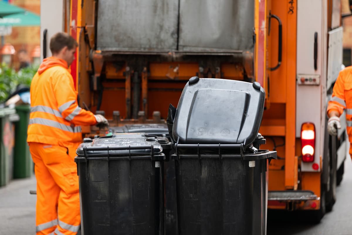 Lorry Making A Collection 15 new bin lorries totalling £2m bought for Wirral food waste collections