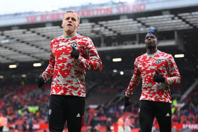MANCHESTER, ENGLAND - OCTOBER 02: Donny van de Beek of Manchester United during the Premier League match between Manchester United and Everton at Old Trafford on October 02, 2021 in Manchester, England. (Photo by Michael Regan/Getty Images)