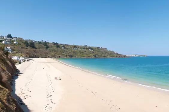 Fool all of your social media followers with making them think you’ve jetted off to the Caribbean, when in fact you’re in Cornwall! With its luscious white sands and clear blue sea, it is a must see destination to visit in the UK with a cool 10.7 million views.